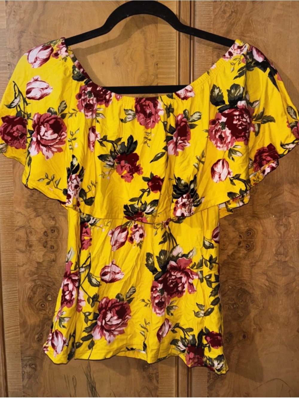 Yellow Floral Off-Shoulder Women's Top size Medium
